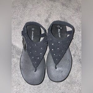NWT Alexis Bendel Black Flower Pattern Sandals Size 8.5